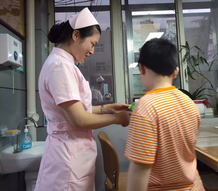 我们一直在行动，为患者暖心服务