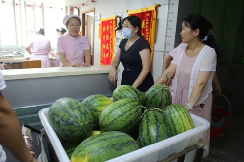 酷暑送清凉 河南誉美肾病医院为员工送上高温福利
